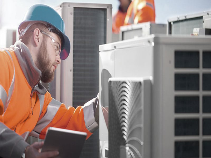 Foto de Reparación de Bombas de Calor Vaillant.